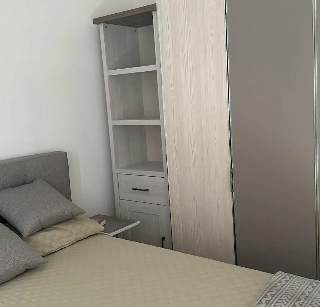 Two Rooms Apartment Near The S8 Train - Ideal For Workers - No Party Munich
