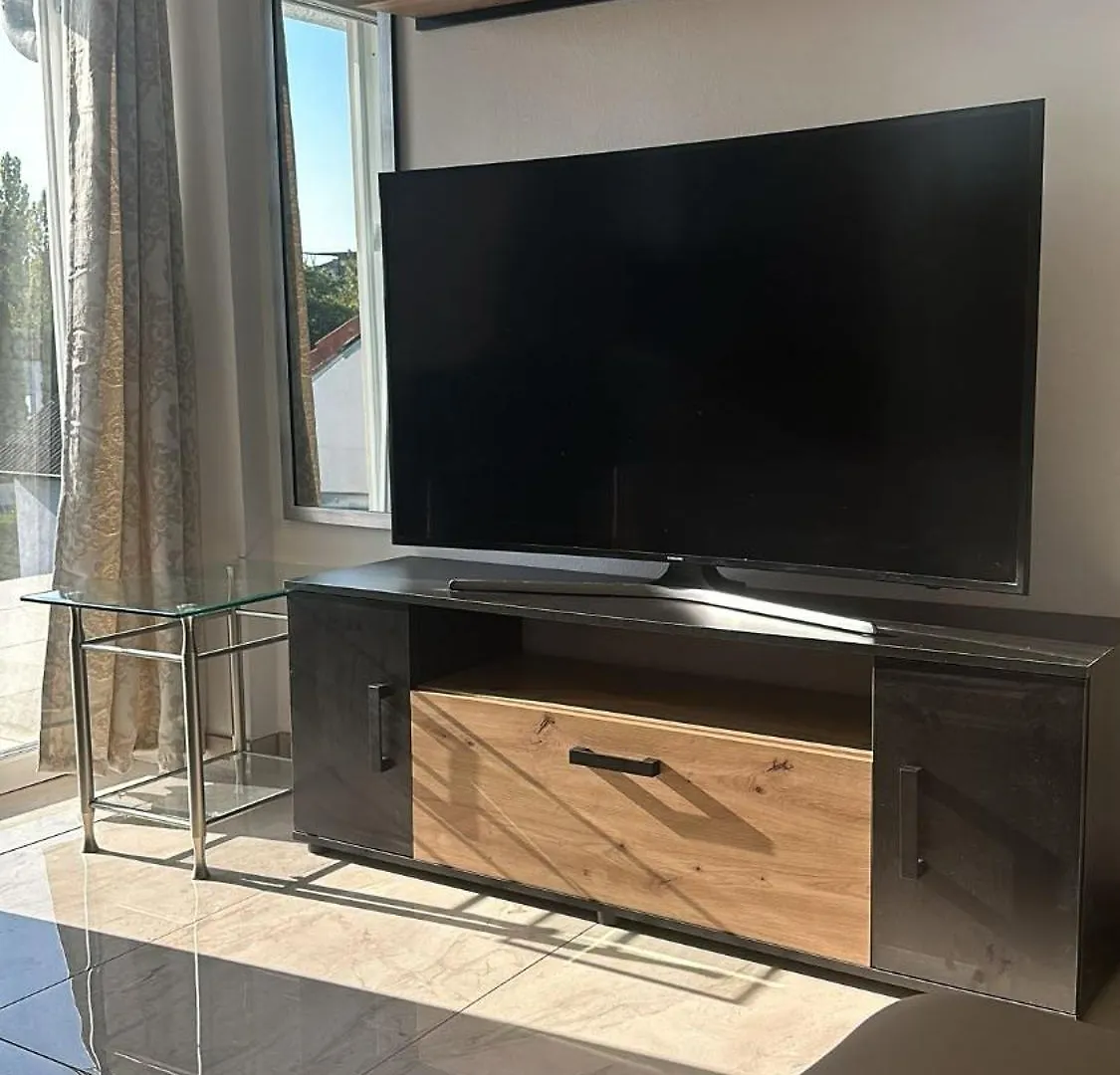 Two Rooms Apartment Near The S8 Train - Ideal For Workers - No Party Munich
